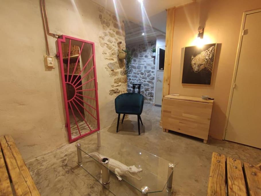 Appartement Cosy 2/4 Personnes La Roquebrussanne Εξωτερικό φωτογραφία