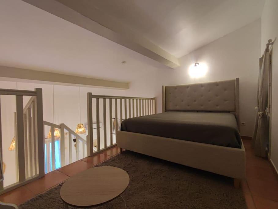 Appartement Cosy 2/4 Personnes La Roquebrussanne Εξωτερικό φωτογραφία